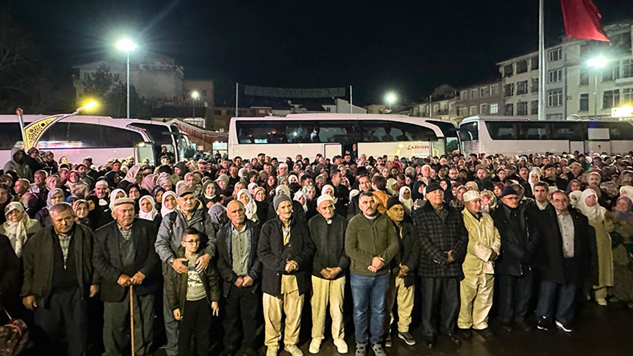 Simav’da 146 umreci dualarla yola çıktı