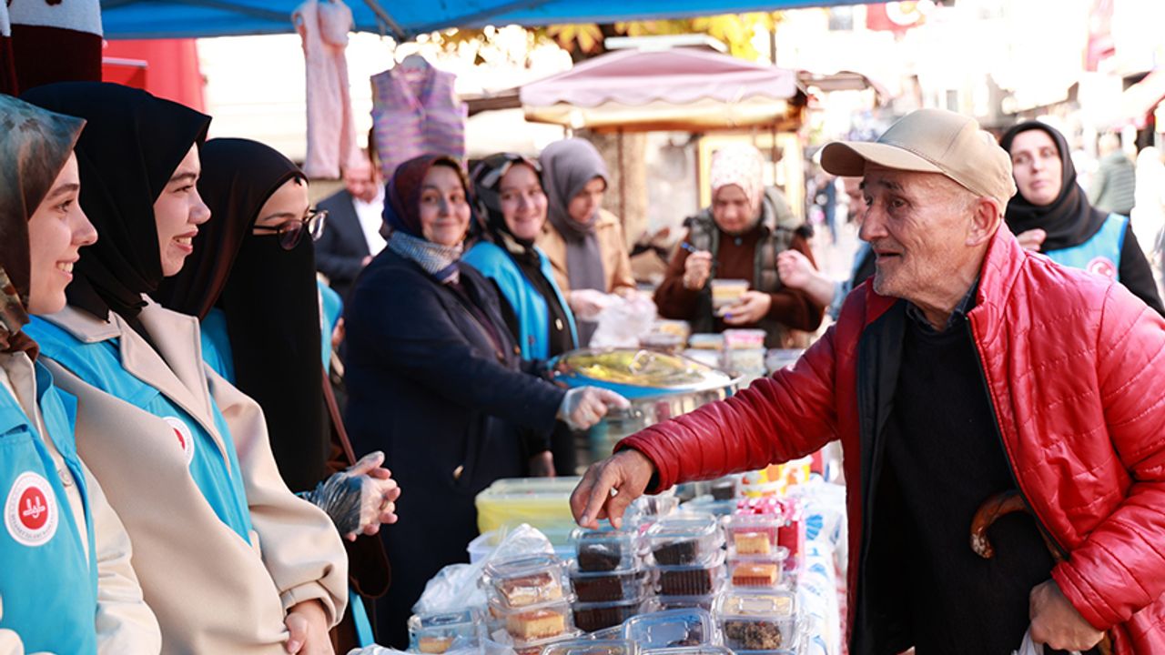 81 ilde kurulan hayır çarşılarıyla Gazze’ye 192 milyon yardım toplandı