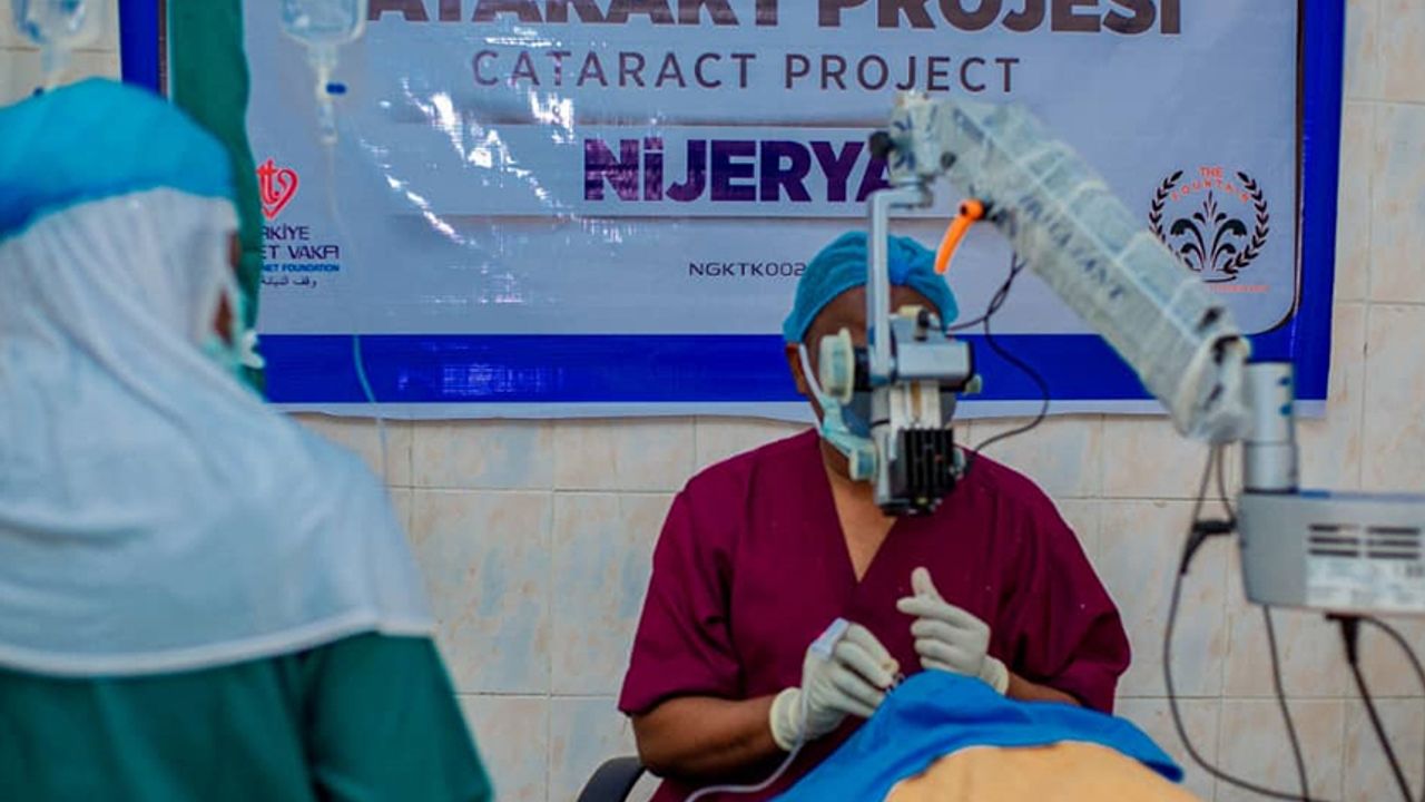 TDV, Nijerya’da 300 kişinin katarakt ameliyatını yaptırdı