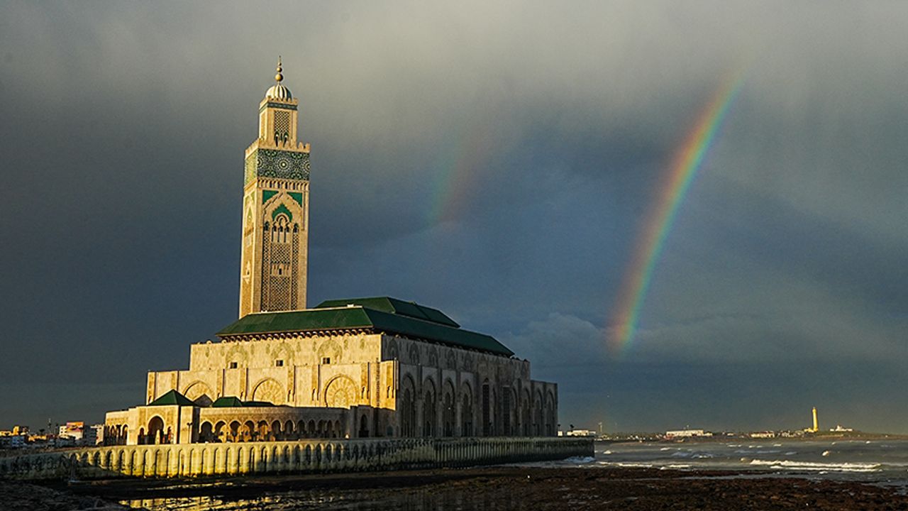 Atlas Okyanusu üzerine inşa edilen II. Hasan Cami