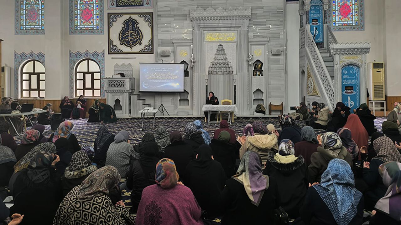 Çankırı’da kadınlar Miraç Gecesi’nde duada buluştu