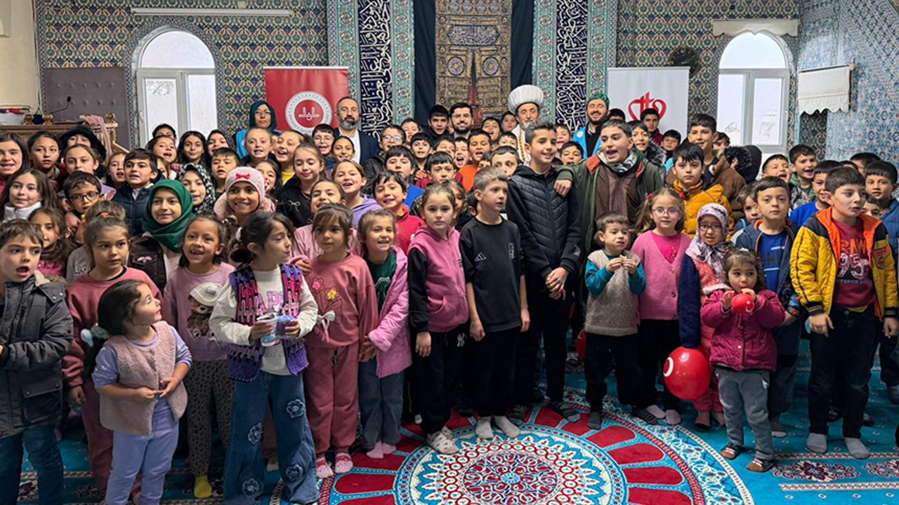 Çavdır’lıda minikler camide buluştu