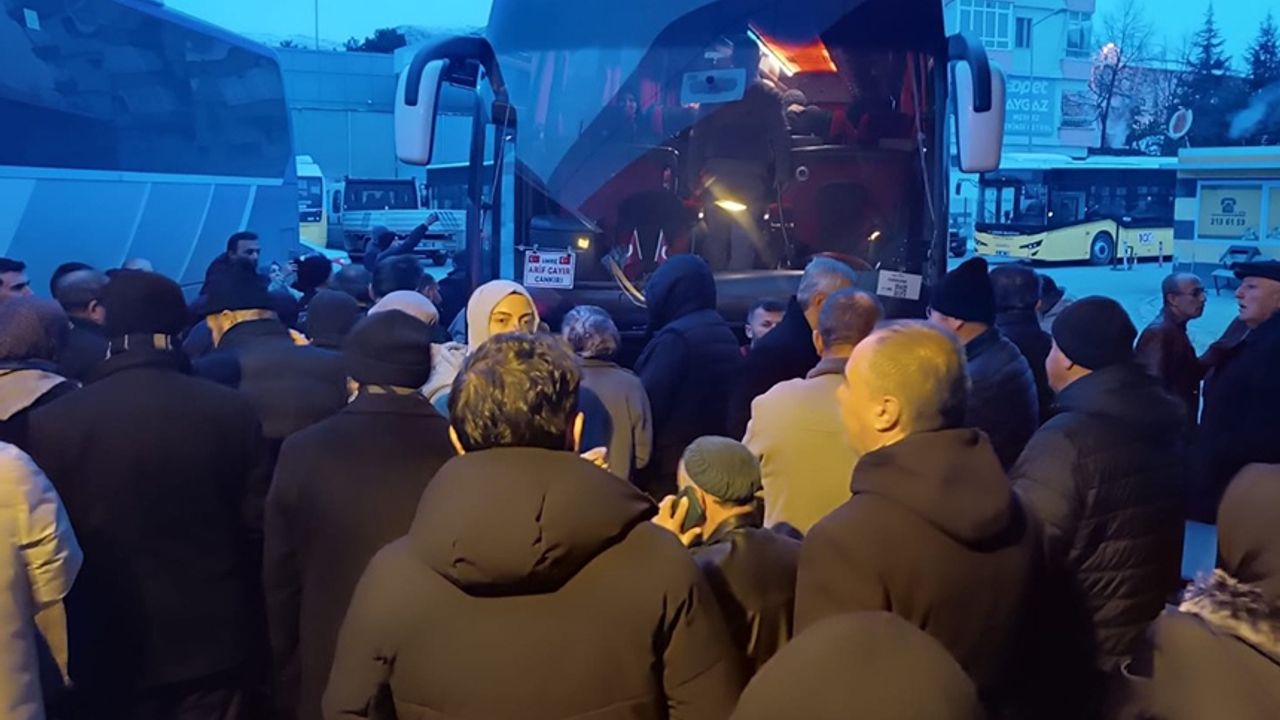 Umreciler Çankırı’dan dualarla yola çıktı