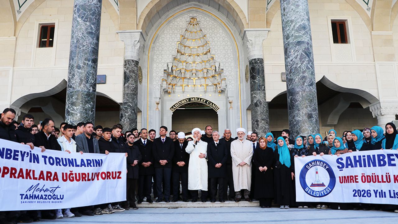 Gaziantep’te kitap okuma yarışmasını kazanan 1286 öğrenci umreye gönderildi