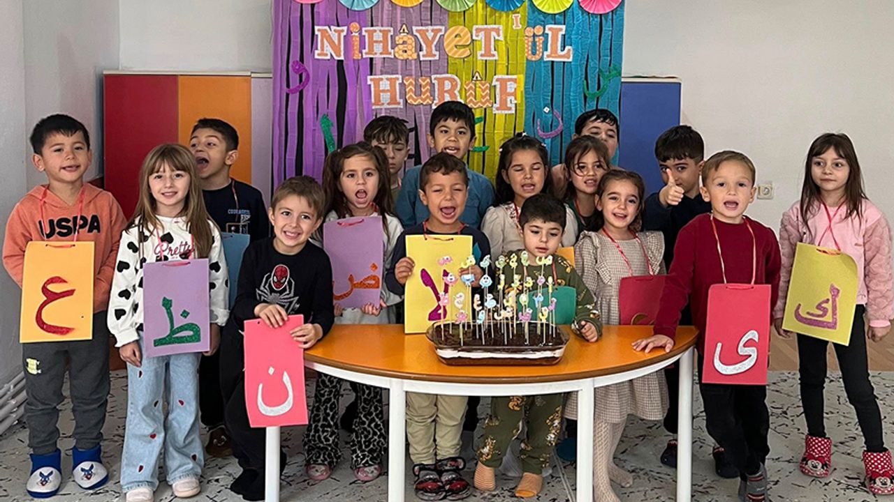 Yakakent’te minikler hem öğreniyor hem eğleniyor