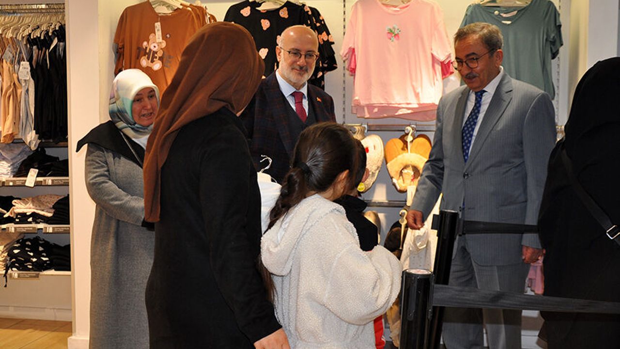 Balıkesir’de yetimler bayramlık sevinci yaşadı