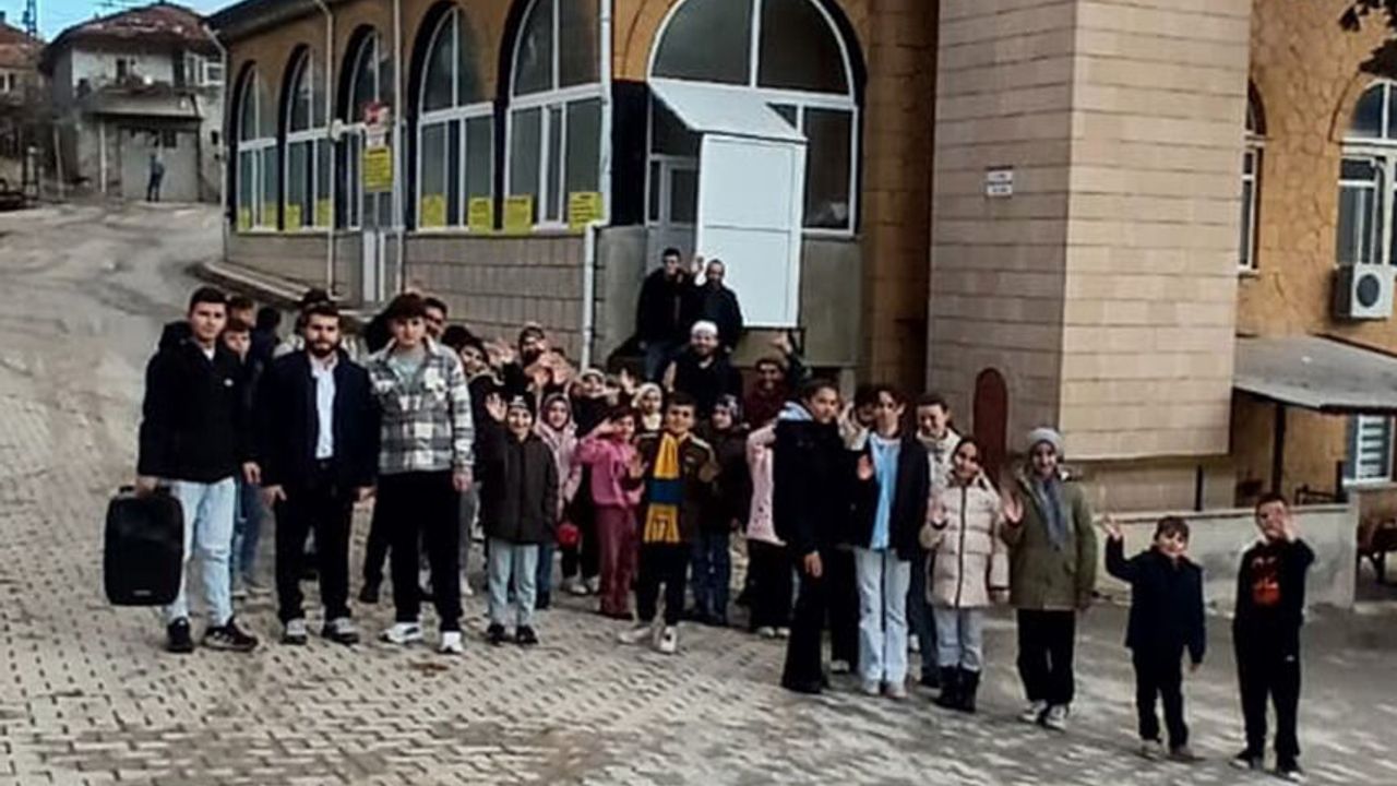 Karahacip'te geleneksel çocuk iftarı düzenlendi