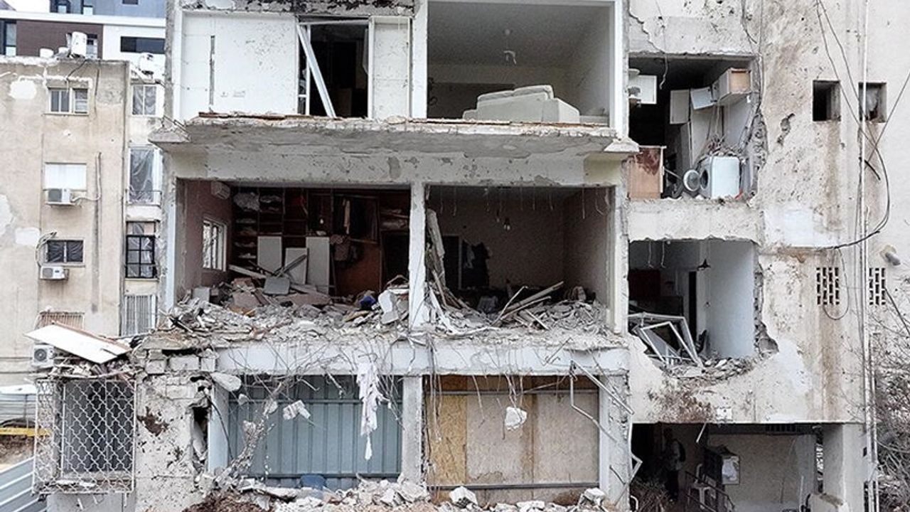 İran, Tel Aviv'i vurdu