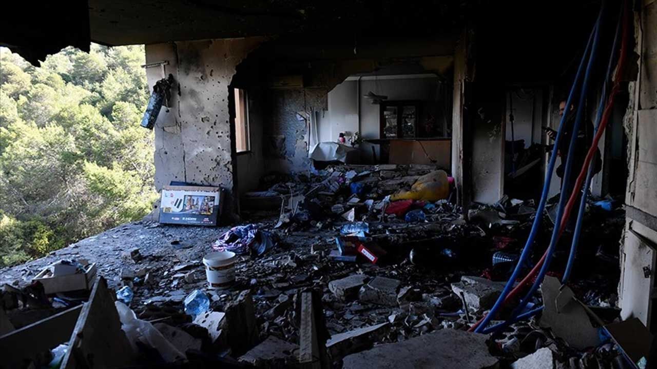 İşgalci İsrail'in Lübnan'a düzenlediği saldırılarda hayatını kaybedenlerin sayısı 1072'ye yükseldi