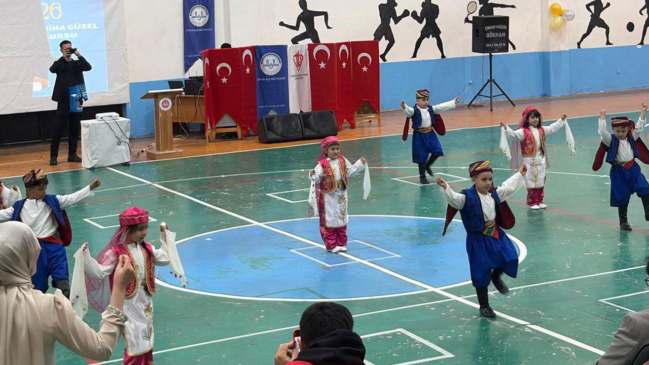 Çiftlik'te minikler yıl sonu heyecanı yaşadı