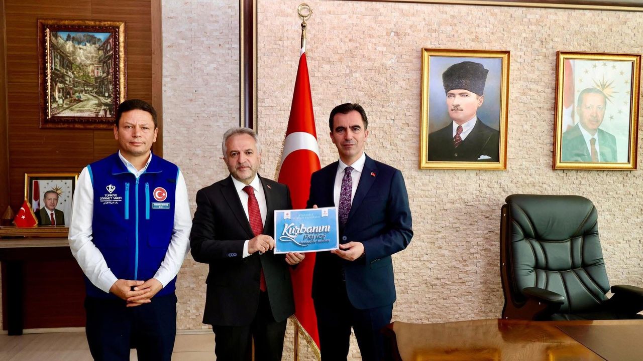 Vali Karakaya, kurbanını TDV’ye emanet etti