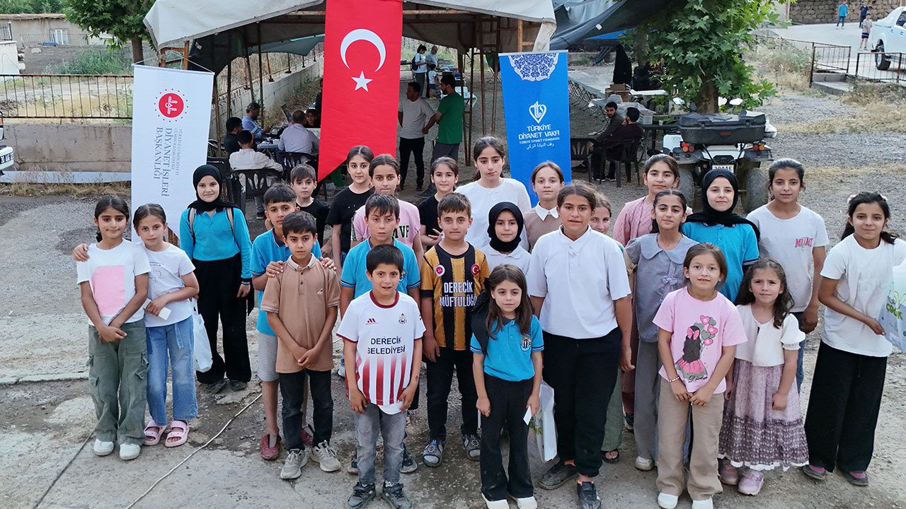 Derecik'te TDV iş birliğiyle ilk kez "Kitap Fuarı" açıldı