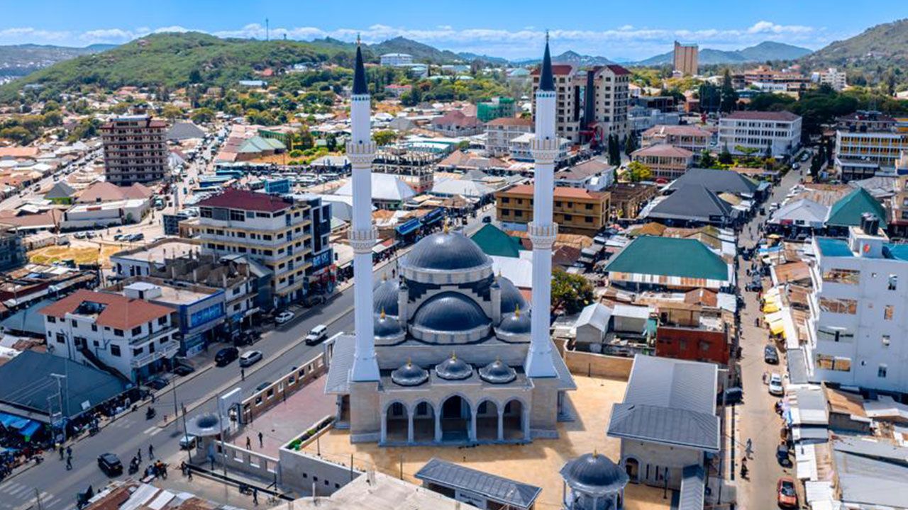 Tanzanya'da Osmanlı mimarisiyle inşa edilen caminin açılışı yapıldı
