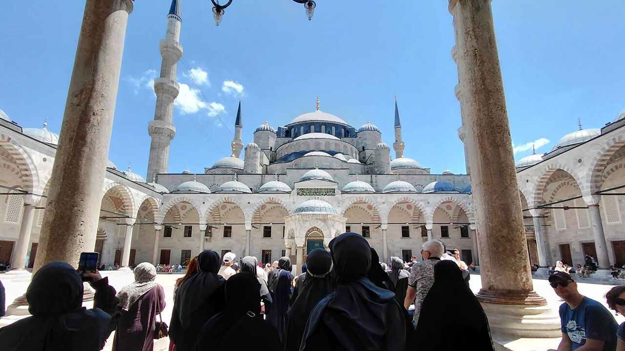 Bitlis’ten İstanbul’a Medeniyet Yolculuğu: Kur’an Kursu Öğrencileri Tarihi Mekânları Gezdi