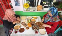 Aşure kazanları bolluk ve bereket için kaynıyor