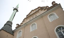 Düzce'deki depremde Gölyaka Fatih Camii hasar gördü