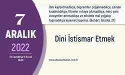 Dini istismar etmek