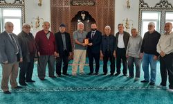 Laçin'de cami inşaatına destek verenlere plaket