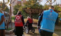 Osmaniye'de engelli vatandaşa akülü sandalye hediye edildi