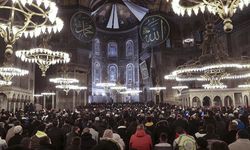 Aileler 2023'ün ilk sabah namazında Ayasofya'da huzura durdu