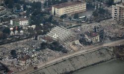 Hatay'da depremin yol açtığı yıkım havadan görüntülendi