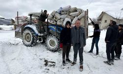 Kastamonu köylerinden deprem bölgesi için yakacak yardımı