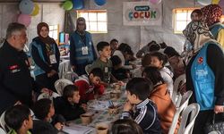 Osmaniye'de Eskişehir ve Rize'den müftülük görevlileri, depremzedeleri yalnız bırakmıyor