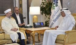 Başkan Erbaş, Cidde'de İslam Kalkınma Bankası Başkanı Al Jasser ile görüştü