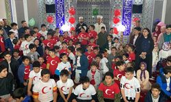 Din görevlileri çocuklara Ramazan sevinci yaşatıyor