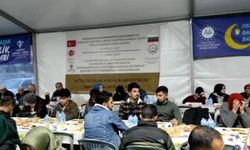 Bulgaristanlı Müslümanlar iftarını depremzedelerle paylaştı