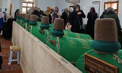 Karaman’da depremzede ailelere tarihi camiler tanıtıldı