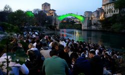 Tarihi Mostar Köprüsü'nde iftar sevinci