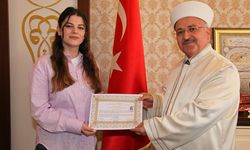 Romanya vatandaşı Elana, Bursa'da Müslüman oldu