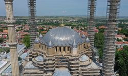 Selimiye Camii'nin ana kubbe aleminin montajı tamamlandı