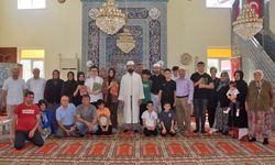 Camiye gelen çocuklar Kur'an öğrenmenin sevincini yaşadı