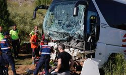 Eskişehir'de şarampole devrilen otobüsteki 35 yolcu yaralandı