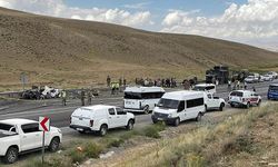 Van'daki kazada 12 asker yaralandı