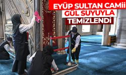 Eyüp Sultan Camii ramazan öncesi gül suyuyla temizlendi