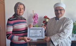 Belarus asıllı kadın Finike'de Müslüman oldu