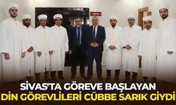 Sivas'ta göreve başlayan din görevlileri cübbe sarık giydi