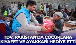 TDV, Pakistan'da çocuklara kıyafet ve ayakkabı hediye etti