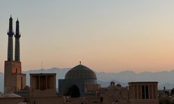 İran'ın Yezd şehrindeki "Cuma Camii" farklı dönemlerin mimari özelliklerini günümüze taşıyor