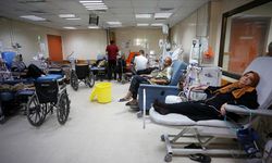 Gerekli tıbbi ekipmanların bulunmadığı Gazze'deki böbrek hastalarının acıları her gün daha da artıyor