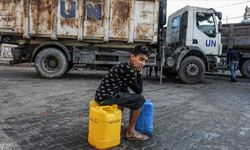 Katil İsrail'in Refah'ta tetiklediği göç dalgasının ardından Deyr el-Belah'ta su krizi derinleşiyor
