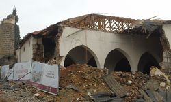 Depremlerde zarar gören 159 yıllık cami yeniden ayağa kaldırılıyor