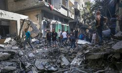 Katil İsrail'in gece boyu Gazze'ye düzenlediği saldırılarda şehit ve yaralananlar oldu