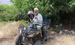 Erzincan'da 40 yıllık muhtar "Şükrü dede" köyün işlerine ATV'siyle yetişiyor