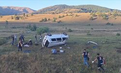 Erzincan'da minibüs devrildi, 1 kişi öldü, 6 kişi yaralandı