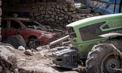 Erzurum kırsalında sel nedeniyle ev ve ahırlar yıkıldı, araçlar zarar gördü