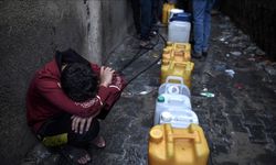 Katil İsrail'in saldırıları altındaki Gazze'de susuzluk, 700 bin insanın hayatını tehdit ediyor